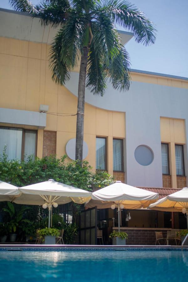 Hotel Memling Kinshasa Bagian luar foto
